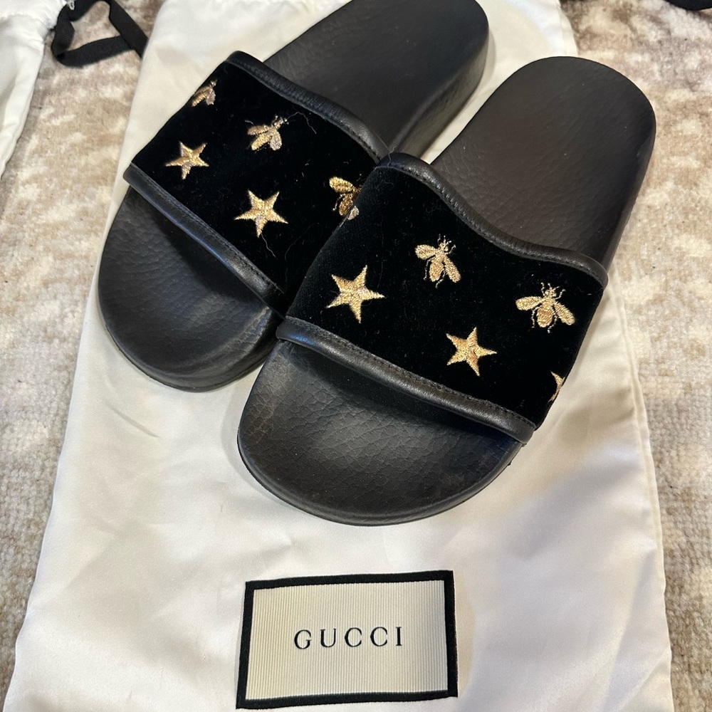 Gucci velvet black slides